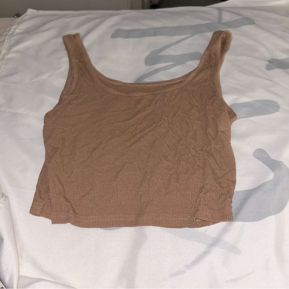 tan tank top